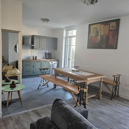 Panorama Du Sanctuaire 400 Metres De La Grotte 3 8 Personnes Parking Ferme Gratuit 卢德