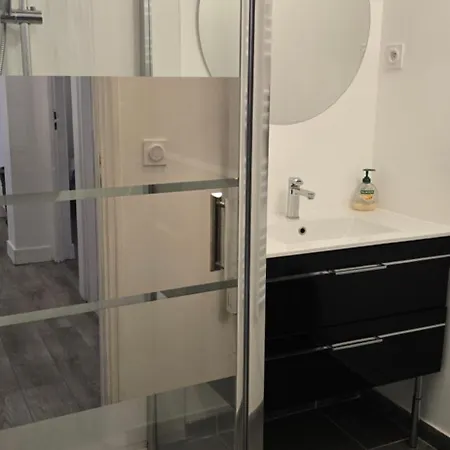 Panorama Du Sanctuaire 400 Metres De La Grotte 3 8 Personnes Parking Ferme Gratuit Διαμέρισμα Λούρδη