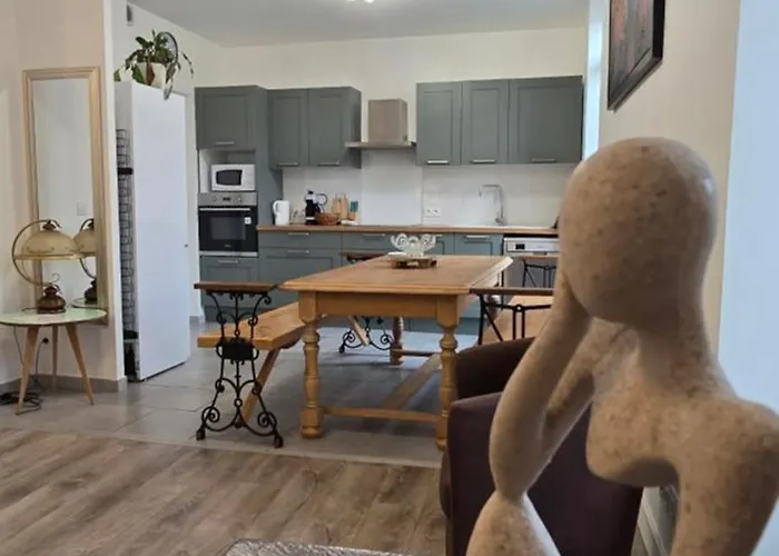 Apartman Panorama Du Sanctuaire 400 Metres De La Grotte 3 8 Personnes Parking Ferme Gratuit *