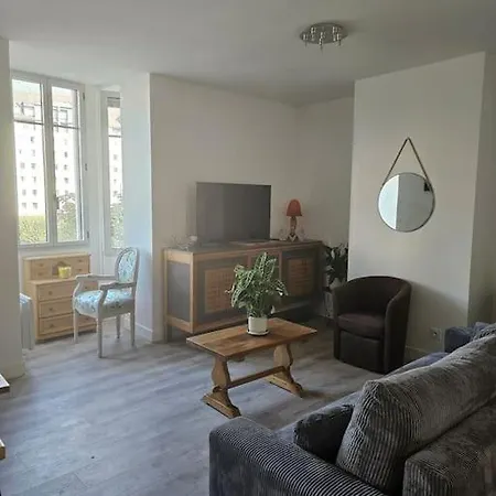 Panorama Du Sanctuaire 400 Metres De La Grotte 3 8 Personnes Parking Fermé Gratuit