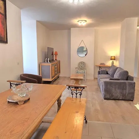 Panorama Du Sanctuaire 400 Metres De La Grotte 3 8 Personnes Parking Fermé Gratuit Apartamento *